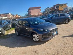 Grigio Usata 2022 Toyota Yaris Tre volumi | 10.500 €