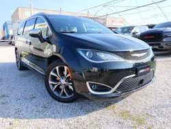 Nero Usata 2018 Chrysler Pacifica Limited SUV | 29.900 €