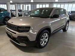 Avorio Usata 2023 Jeep Avenger Altitude SUV | 19.350 € (Buon prezzo)