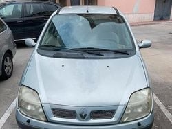 Usata 2001 Renault Scénic Monovolume | 800 €
