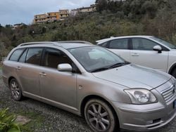 Grigio Usata 2004 Toyota Avensis Station wagon | 2500 € (Buon prezzo)