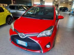 Rosso Usata 2015 Toyota Yaris Active Tre volumi | 6000 € (Ottimo prezzo)