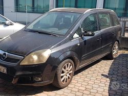 Nero Usata 2007 Opel Zafira Cosmo Monovolume | 800 € (Super prezzo)