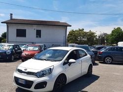 Bianco Usata 2014 Kia Rio Active Tre volumi | 4800 € (Buon prezzo)