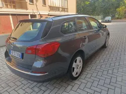 Usata 2015 Opel Astra Station wagon | 5800 € (Molto cara)
