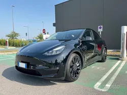 Usata 2023 Tesla Model Y SUV | 43.900 € (Buon prezzo)