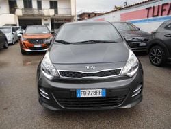 Grigio Usata 2015 Kia Rio Tre volumi | 3950 € (Ottimo prezzo)