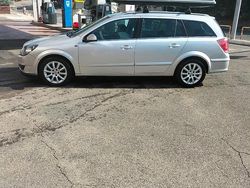 Grigio Usata 2007 Opel Astra Station wagon | 1500 € (Buon prezzo)