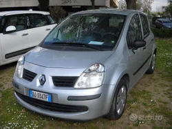 Argento Usata 2007 Renault Modus Dynamique Monovolume | 2300 € (Buon prezzo)