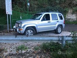 Grigio Usata 2004 Jeep Cherokee Limited SUV | 4000 € (Ottimo prezzo)