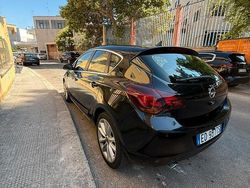 Nero Usata 2011 Opel Astra Tre volumi | 3500 € (Buon prezzo)