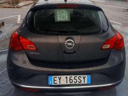 Usata 2015 Opel Astra Tre volumi | 5600 € (Buon prezzo)