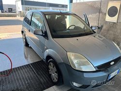 Grigio Usata 2007 Ford Fiesta Due volumi | 1250 € (Ottimo prezzo)