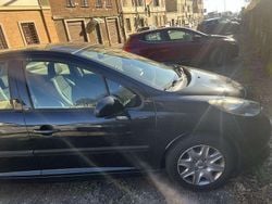 Usata 2007 Peugeot 207 Tre volumi | 750 € (Super prezzo)