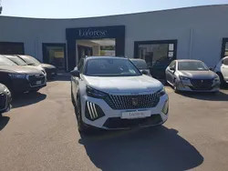 Bianco pastello Usata 2024 Peugeot 2008 GT SUV | 24.990 € (Buon prezzo)