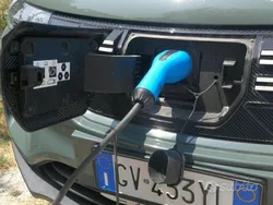 Usata 2024 Dacia Spring Due volumi | 14.400 € (Cara)
