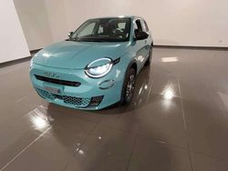 Azzurro Usata 2024 Fiat 600 SUV | 22.200 € (Buon prezzo)
