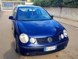 Blu Usata 2002 VW Polo Due volumi | 2300 € (Buon prezzo)
