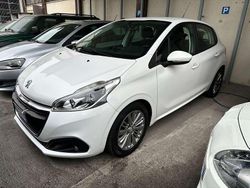 Bianco Usata 2017 Peugeot 208 Allure Due volumi | 8350 € (Buon prezzo)