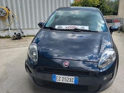 Blu Usata 2015 Fiat Punto Young Tre volumi | 3299 € (Ottimo prezzo)