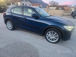 Blu Usata 2019 Alfa Romeo Stelvio Executive SUV | 20.800 € (Buon prezzo)