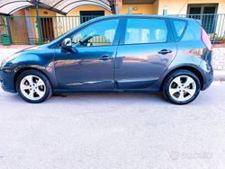 Nero Usata 2011 Renault Scénic III Monovolume | 6500 € (Cara)