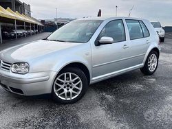 Grigio Usata 2003 VW Golf Comfortline Tre volumi | 2490 € (Buon prezzo)