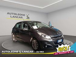 Grigio Usata 2017 Peugeot 208 Active Due volumi | 8280 € (Buon prezzo)