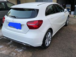 Bianco Usata 2016 Mercedes A180 Tre volumi | 14.000 € (Buon prezzo)