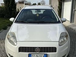 Usata 2009 Fiat Grande Punto Due volumi | 2500 € (Buon prezzo)