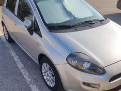 Argento Usata 2017 Fiat Punto Lounge Due volumi | 6650 € (Buon prezzo)
