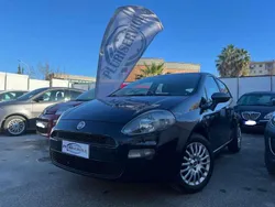 Blu/azzurro Usata 2015 Fiat Punto Young Due volumi | 3990 € (Ottimo prezzo)
