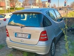 Grigio Usata 2001 Mercedes A160 Elegance Tre volumi | 1400 € (Buon prezzo)