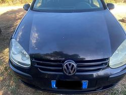 Nero Usata 2005 VW Golf V Tre volumi | 1800 € (Buon prezzo)