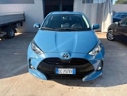Blu Usata 2020 Toyota Yaris Hybrid Lounge Tre volumi | 14.299 € (Super prezzo)