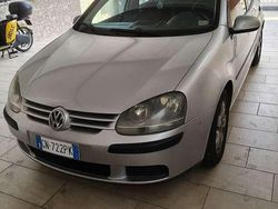 Grigio Usata 2004 VW Golf IV Trendline Tre volumi | 3000 € (Buon prezzo)