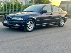 Nero Usata 2001 BMW 320 Tre volumi | 1500 € (Ottimo prezzo)