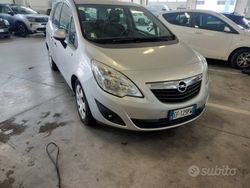 Grigio Usata 2010 Opel Meriva Monovolume | 2000 € (Super prezzo)