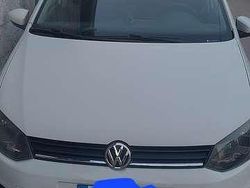 Bianco Usata 2015 VW Polo Comfortline Tre volumi | 4800 € (Ottimo prezzo)