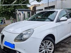 Bianco Usata 2016 Alfa Romeo Giulietta Super Due volumi | 4500 € (Super prezzo)