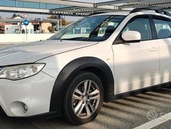 Bianco Usata 2012 Subaru Impreza Tre volumi | 3999 € (Buon prezzo)