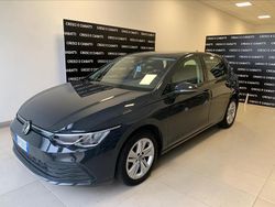 Usata 2022 VW Golf Life Tre volumi | 22.600 € (Buon prezzo)
