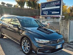 Grigio Usata 2022 VW Passat GTE Station wagon | 25.990 € (Molto cara)