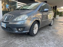 Grigio Usata 2009 Lancia Musa Monovolume | 1900 € (Buon prezzo)