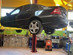 Nero Usata 2003 Mercedes C32 AMG AMG Tre volumi | 20.000 €