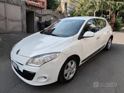 Bianco Usata 2010 Renault Mégane III Tre volumi | 4300 € (Buon prezzo)