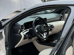 Grigio Usata 2019 Mercedes A180 Tre volumi | 21.000 € (Buon prezzo)