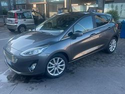 Grigio Usata 2019 Ford Fiesta Tre volumi | 8500 € (Ottimo prezzo)