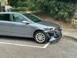 Usata 2005 Opel Astra Tre volumi | 900 € (Ottimo prezzo)