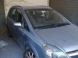 Grigio Usata 2007 Opel Zafira Monovolume | 2000 € (Ottimo prezzo)